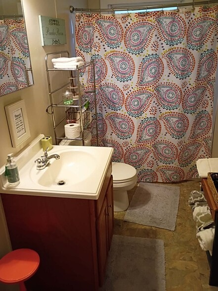 Building Photo - 209 Walnut St