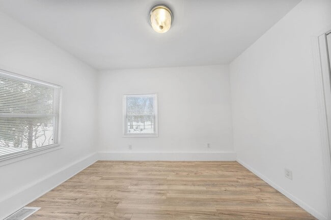 Building Photo - 820 Brown St