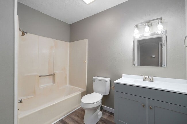 Building Photo - 930 New Buffalo Rd