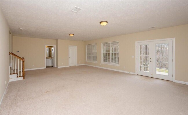 Building Photo - 1661 Jamestown Ave