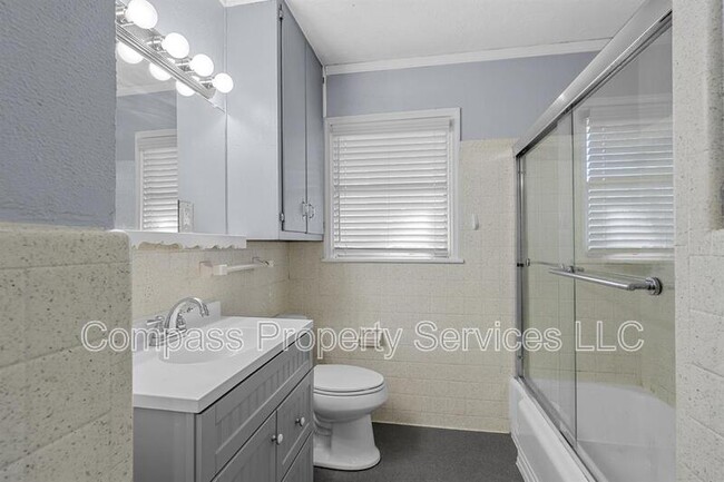 Building Photo - 1401 Springdale St