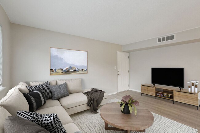 Interior Photo - 901 South