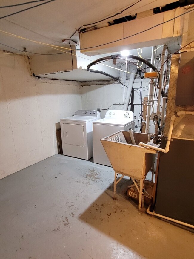 Building Photo - 4643 Church St