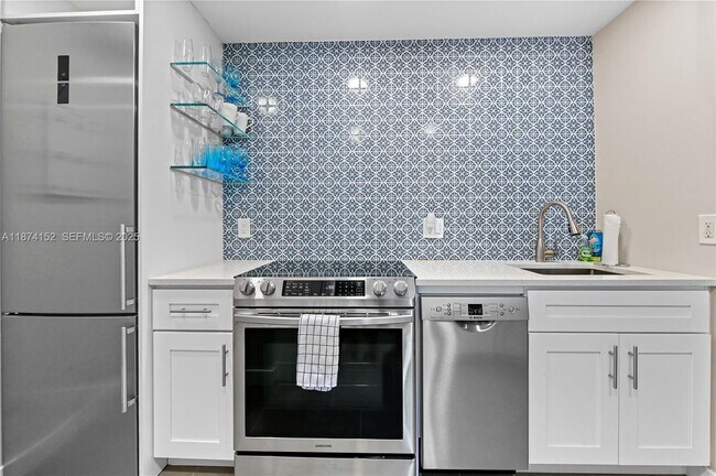 Building Photo - 812 Sky Pine Way