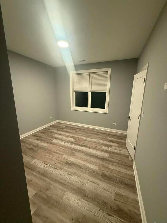 Building Photo - 4525 S Prairie Ave