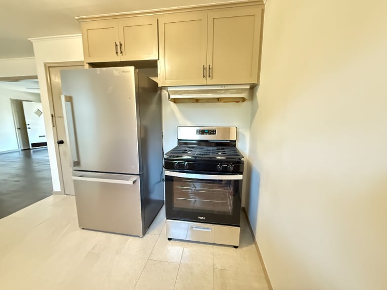 Building Photo - 1819 S Irvington Ave