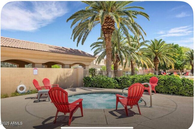 Building Photo - 1367 S Country Club Dr