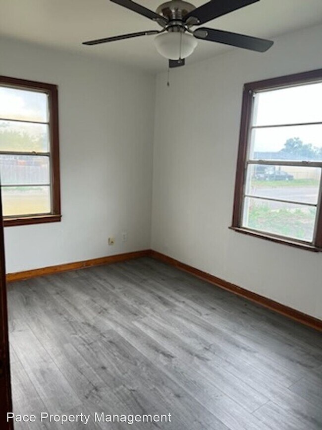 Building Photo - 3 br, 1 bath House - 1200 N. Manhattan Street