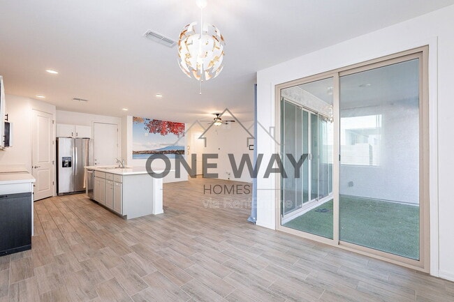 Building Photo - 9258 E Static Ave