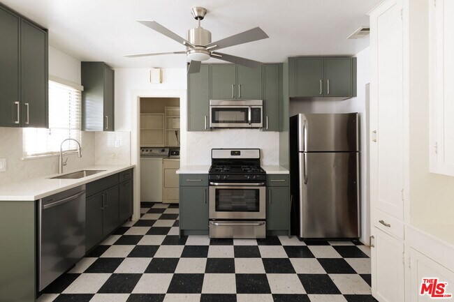 Building Photo - 5128 Windermere Ave