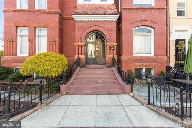 Building Photo - 1755 18th St NW