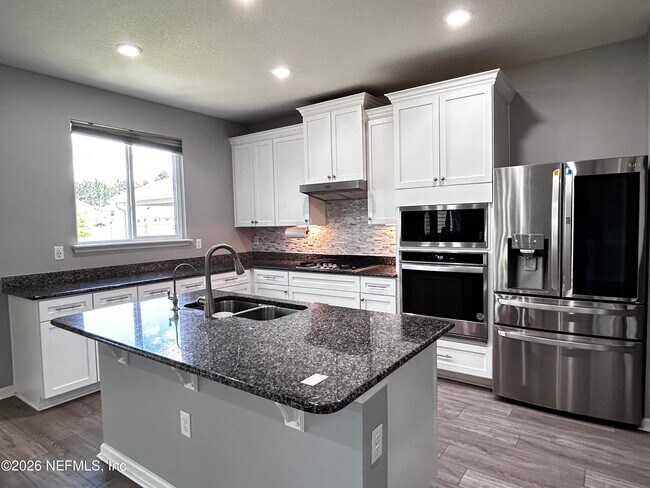 Building Photo - 11646 Pacific Dogwood Ct