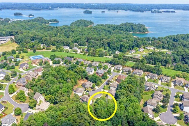 Building Photo - 9135 Fox Trail Ln
