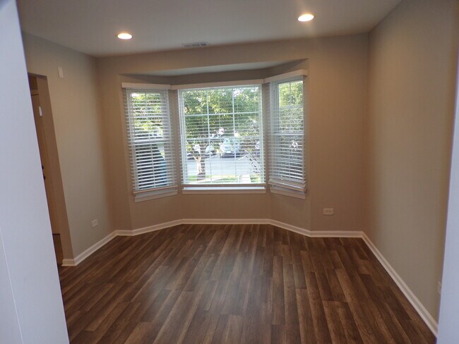 Building Photo - 558 Nantucket Way