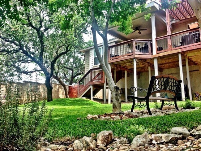 Building Photo - 807 Windhurst
