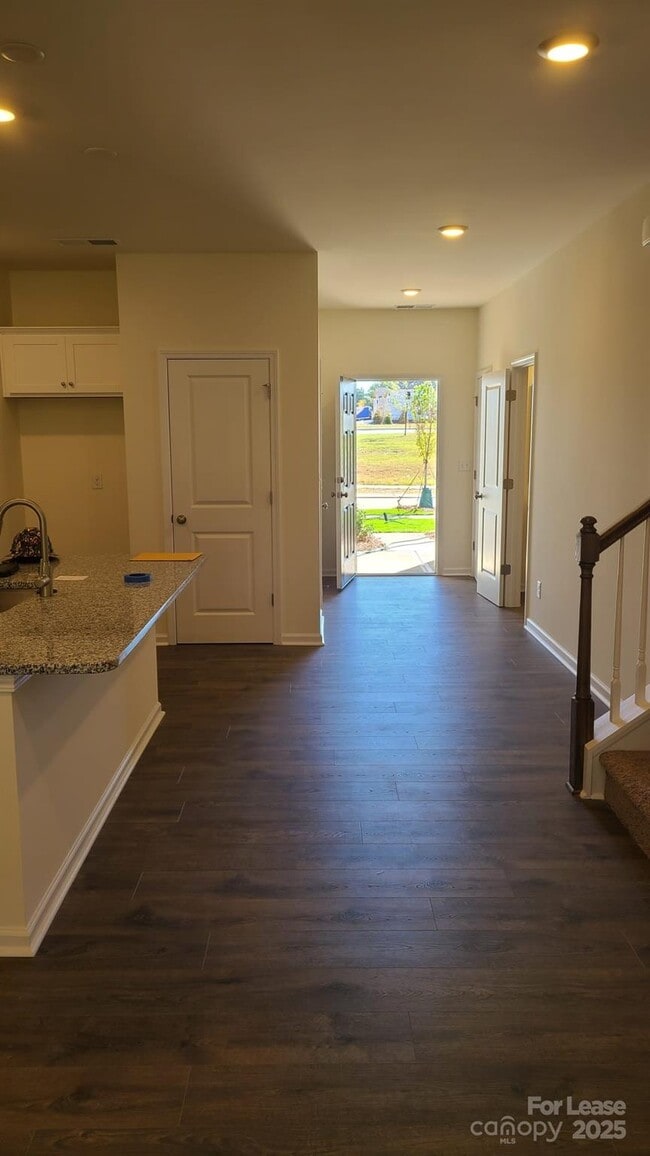 Building Photo - 2841 Yeager Dr NW