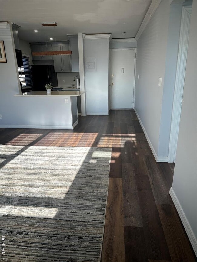 Building Photo - 55 Tulip Ave