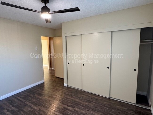 Building Photo - 9421 Cedar St