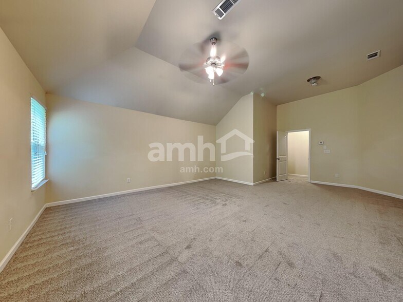 Building Photo - 1470 Rose Terrace Cir