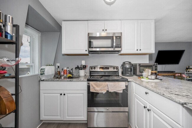 Building Photo - 360 Wilder St