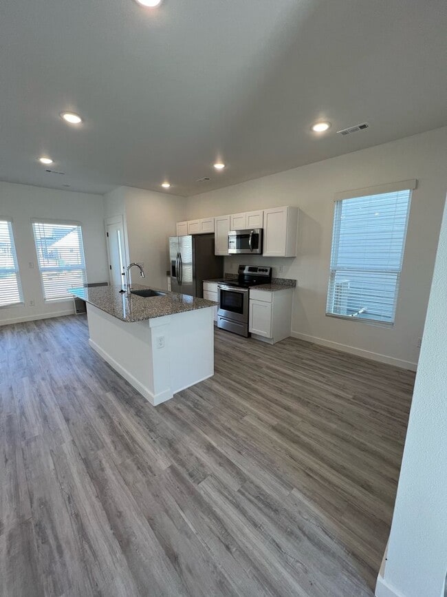 Building Photo - LEASING SPECIAL! 1/2 OFF FIRST MONTHS RENT - Featherston Village - Modern Living - 2 Bedroom/2.5 ...