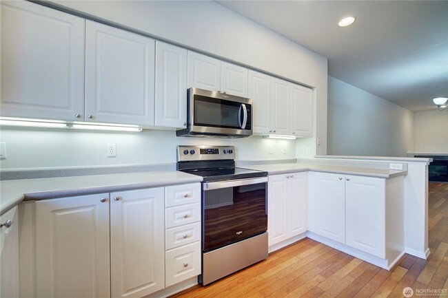 Building Photo - 2bd/2.25ba Bothell Townhome