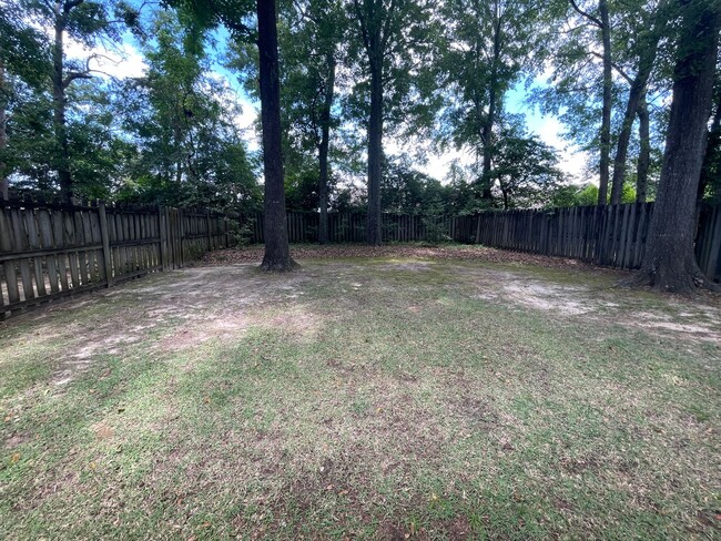 Building Photo - Candle Brook Duplex