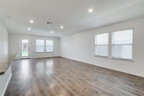 Building Photo - 511 Silo Cir