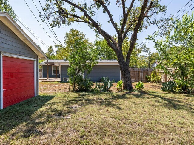Building Photo - 1112 Arcadia Ave