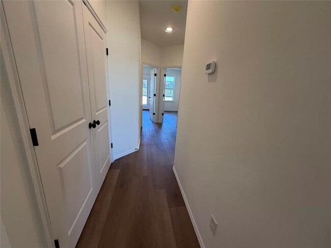 Building Photo - 209 Liam Dr