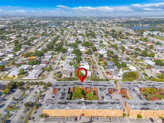 Building Photo - 1330 W 54th St