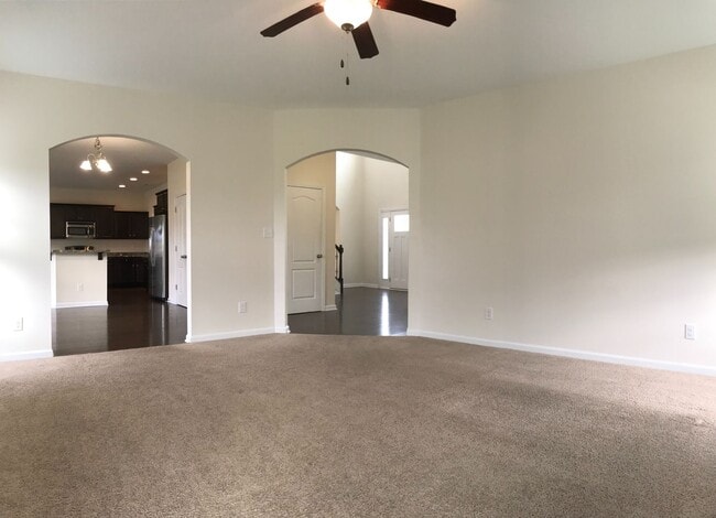 Building Photo - Regal Home on Regatta Way!