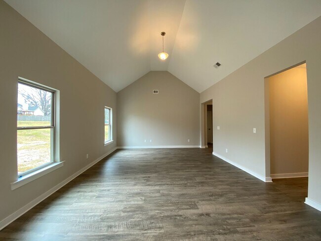 Building Photo - 65 Red Oak Ct