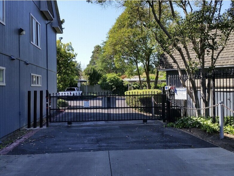 Building Photo - 1459 N Camino Alto