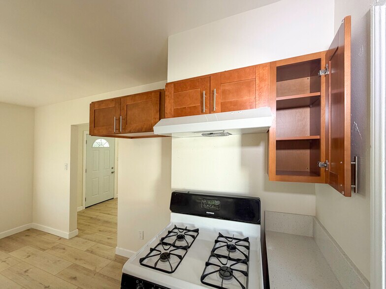 (A) Kitchen - 1722 E Victoria Ave