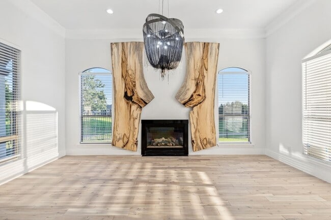 Building Photo - 1229 Strathmore Dr