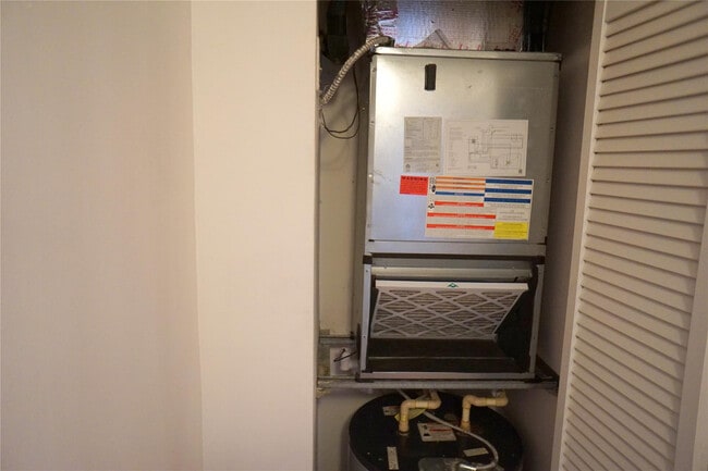 Building Photo - 233 S Federal Hwy