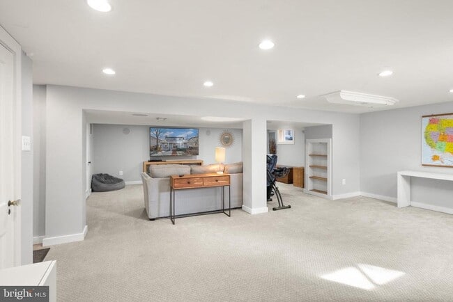 Building Photo - 1804 S Oakland St