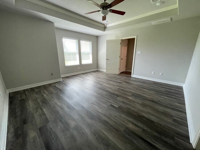 Building Photo - 107 Freedom