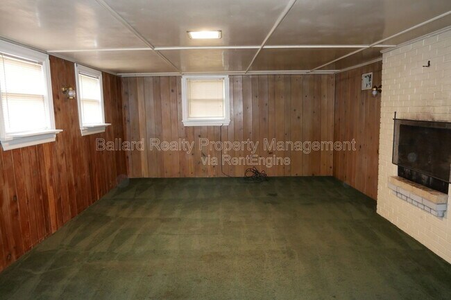 Building Photo - 1403 2nd Ave N