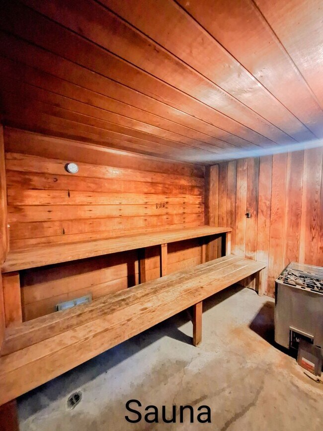 Building Photo - Spacious Second Floor 1bd Condo in Great P...