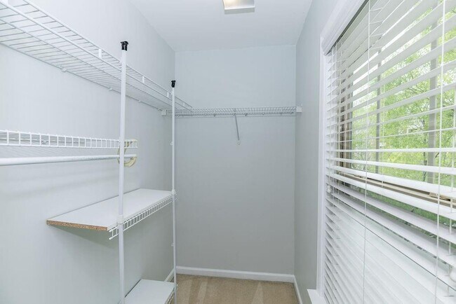 Building Photo - 827 Charles Bank Ave SE