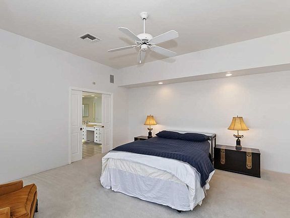 Building Photo - 48600 Shady View Dr