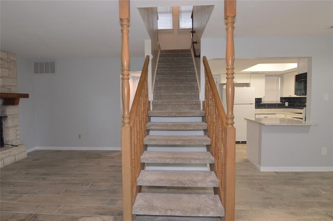Building Photo - 8912 Circle Dr