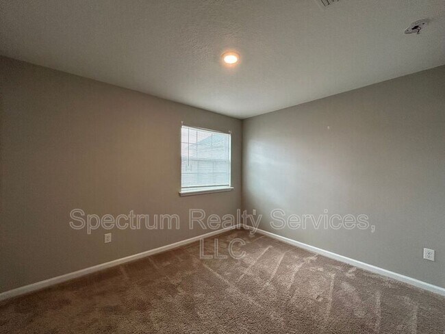 Building Photo - 9798 Fiddleback Ln