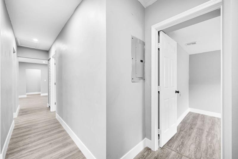 Building Photo - 645 NE 149th St