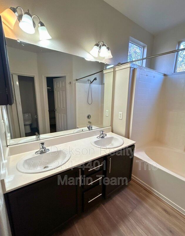 Building Photo - 5353 Desert Peach Dr