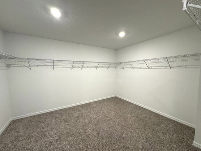 Building Photo - 2958 Sunstar Dr