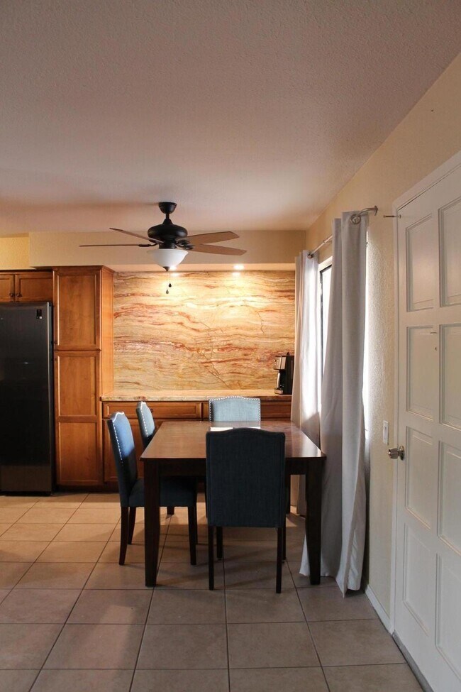 Building Photo - 4950 N Miller Rd