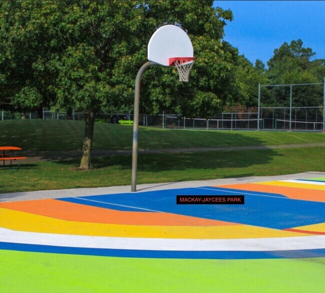 Building Photo - Indian Village Apartments 2 Bedroom/1.5 Bath - Third Floor Apartment